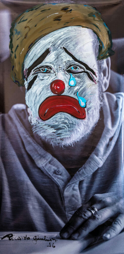 sem título, 2016 Série Palhaçando acrílica, caneta posca sobre fotografia impressa em vinil 140 x 39 cm