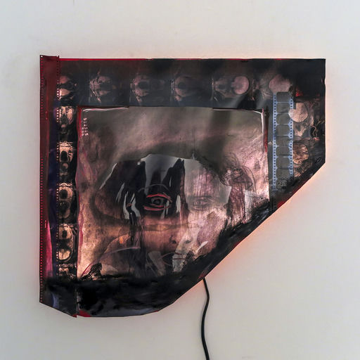 sem título, 2015 Série TransAparente colagens e nanquim sobre chapa de plástico polionda e backlight