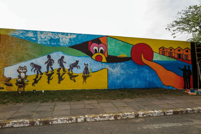 Sem Título - Muro da Mauá, 2019 Série Efêmeras pintura de mural 400 x 1200 cm